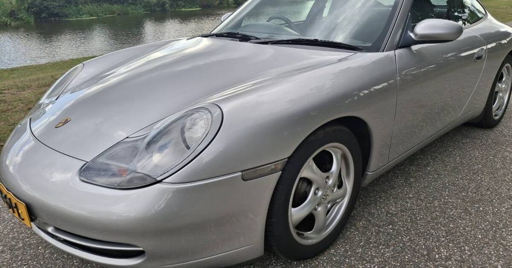 1998 Porsche 996 Carrera