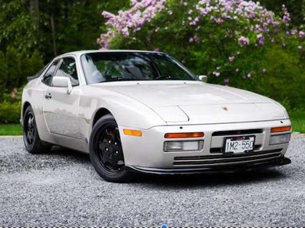1989 Porsche 944 S2