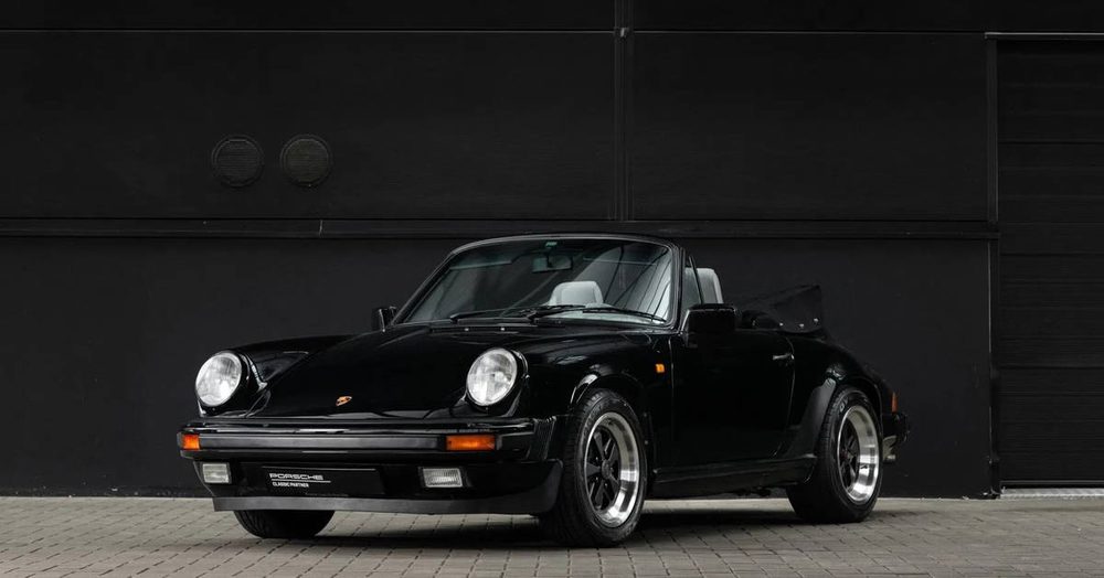 1988 Porsche 911 Carrera 3.2 Cabriolet